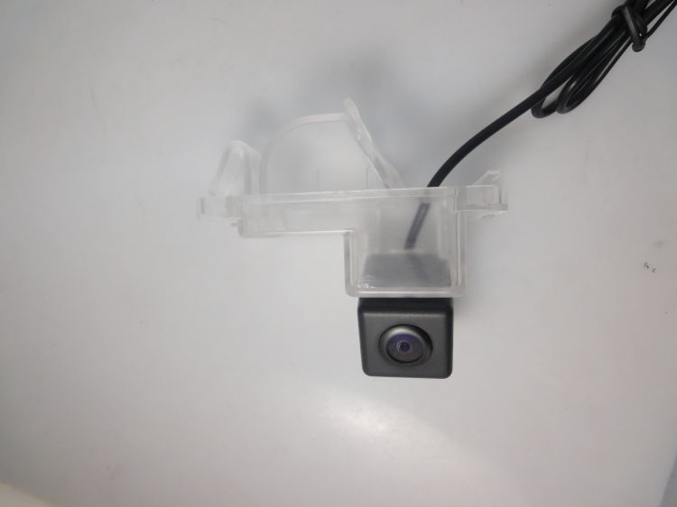 专用款-三菱 L200-后视摄像头(T-052)